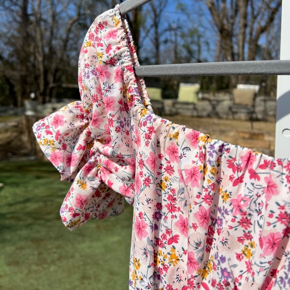 Flutter-Sleeve Garden Floral Dress with Apron Tie-Back - Picture 4 of 16